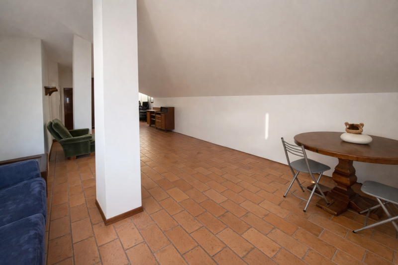 Scopri questo splendido appartamento duplex situato nel cuore di Campodarsego, una delle zone più...