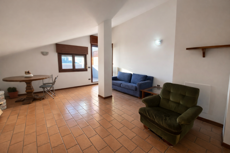 Scopri questo splendido appartamento duplex situato nel cuore di Campodarsego, una delle zone più...