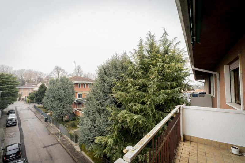 In una delle zone più richieste dell’Arcella, a pochi passi dai quartieri San Carlo e San Bellino...