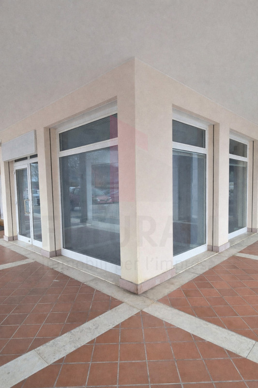 PADOVA ZONA MONTÀ RIFERIMENTO: 6MAT -TEL 3403358378 - 0444310220
 
In vendita un'eccellente oppor...