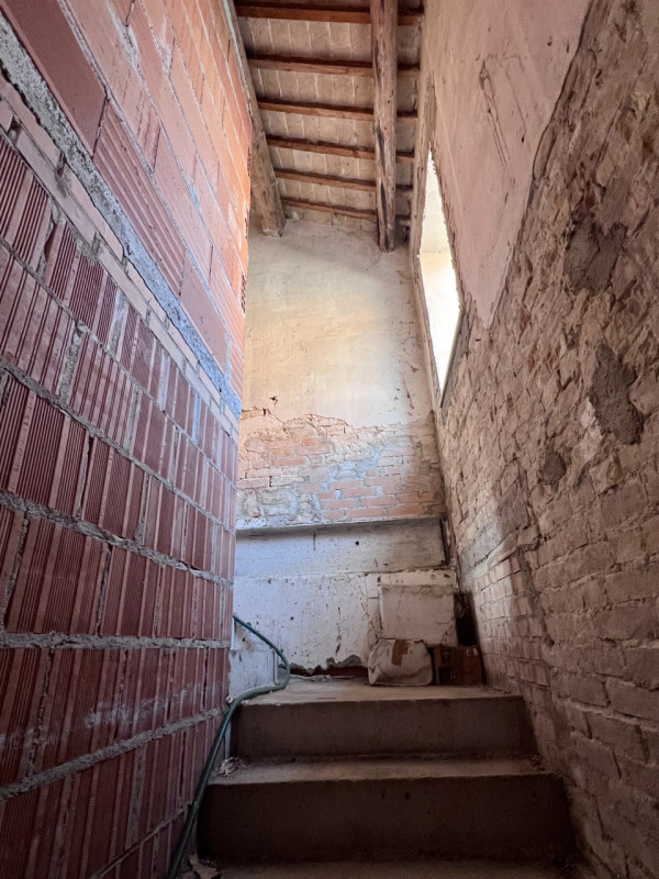 In pieno centro storico a Piove di Sacco, proponiamo in vendita una “CHICCA” e più precisamente u...