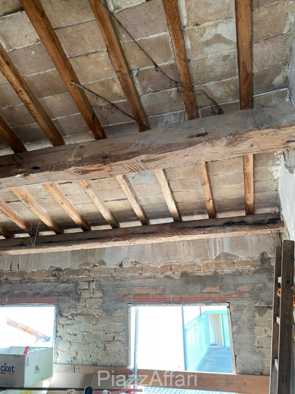 In pieno centro storico a Piove di Sacco, proponiamo in vendita una “CHICCA” e più precisamente u...