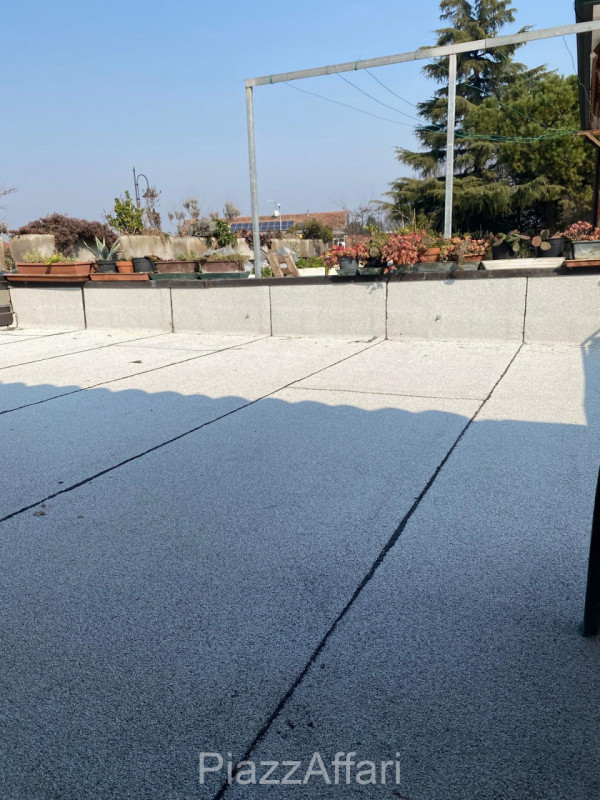 In pieno centro storico a Piove di Sacco, proponiamo in vendita una “CHICCA” e più precisamente u...