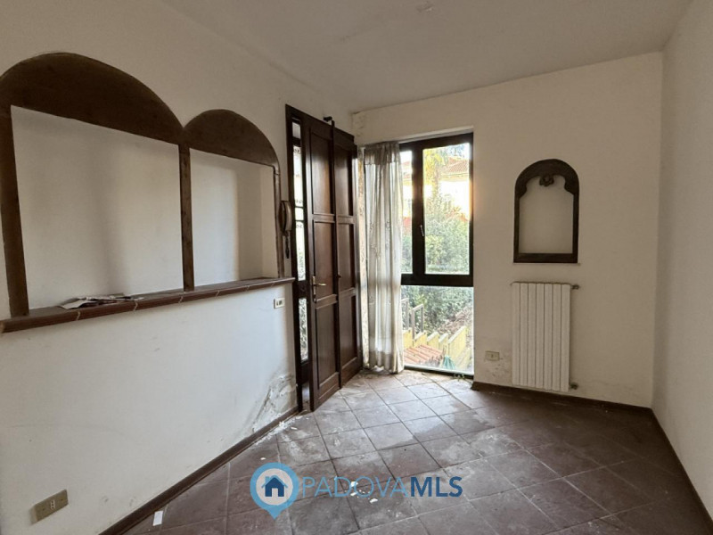 OSPEDALI - NAZARETH CASA SINGOLA DA RISTRUTTURARE

Immobile in esclusiva al Gruppo Padova MLS 

N...