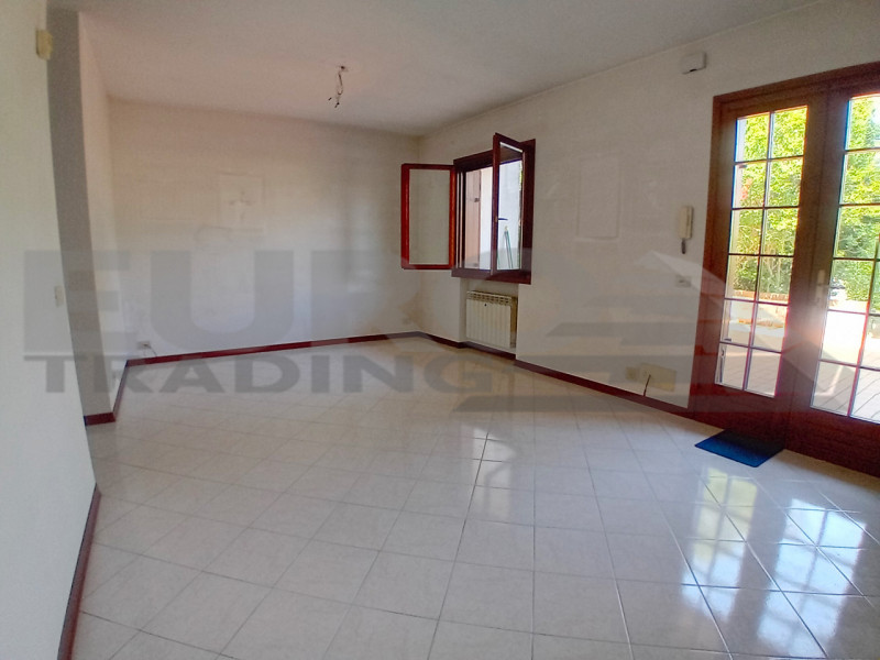 MARCON: Loc. Gaggio situata in una bella zona residenziale, molto comoda ai servizi, proponiamo p...