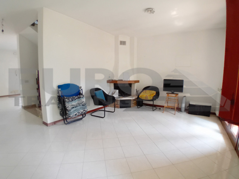 MARCON: Loc. Gaggio situata in una bella zona residenziale, molto comoda ai servizi, proponiamo p...