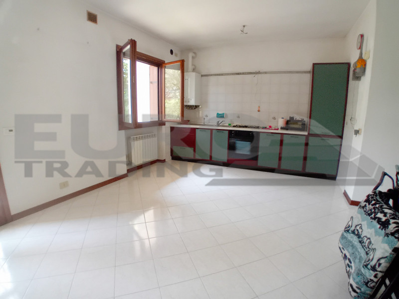 MARCON: Loc. Gaggio situata in una bella zona residenziale, molto comoda ai servizi, proponiamo p...