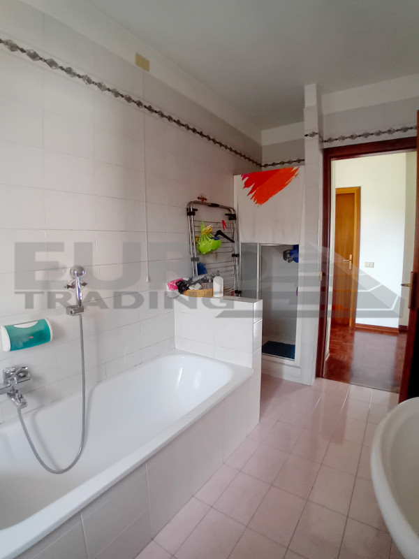 MARCON: Loc. Gaggio situata in una bella zona residenziale, molto comoda ai servizi, proponiamo p...