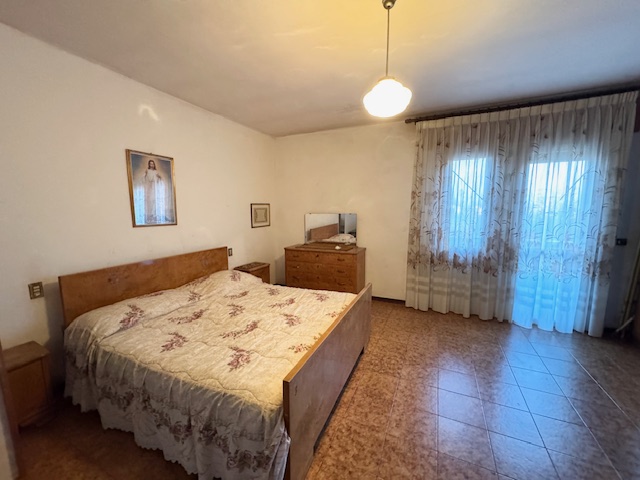 VILLA DEL CONTE (PD) Zona Abbazia Pisani porzione di Bifamiliare, 2 piani fuori terra, in zona tr...