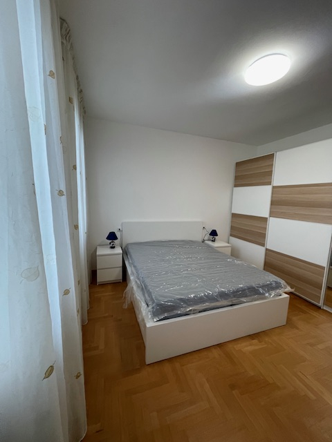 Padova zona S.Osvaldo affittasi in zona centrale grazioso trilocale parzialmente ristrutturato.
A...