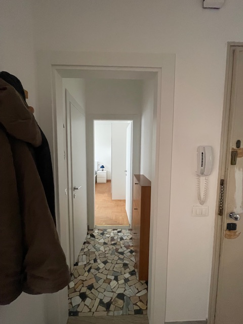 Padova zona S.Osvaldo affittasi in zona centrale grazioso trilocale parzialmente ristrutturato.
A...