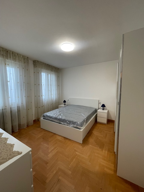 Padova zona S.Osvaldo affittasi in zona centrale grazioso trilocale parzialmente ristrutturato.
A...