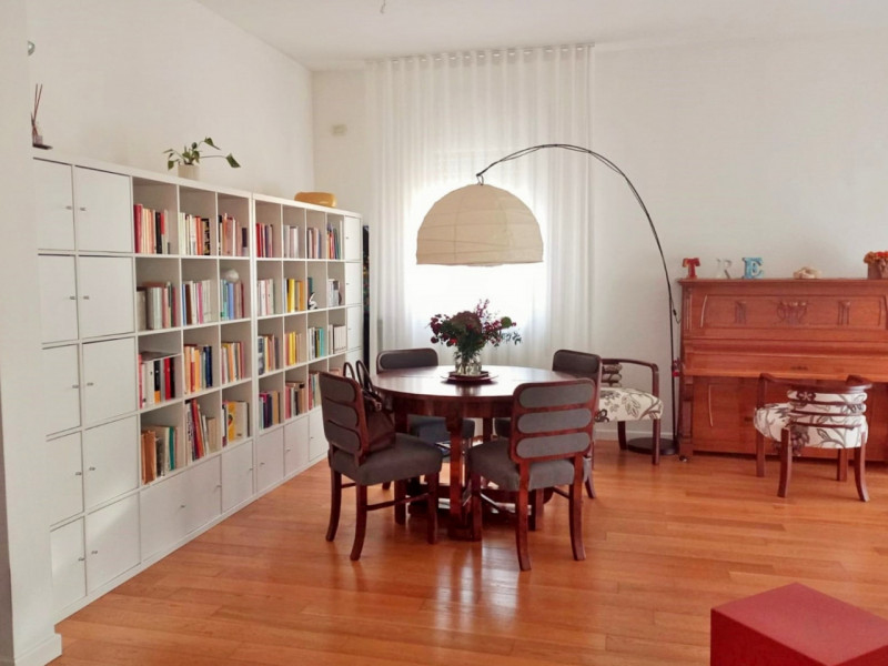 TRICAMERE PIU' STUDIO, CON GARAGE E AREA SCOPERTA ESCLUSIVA,  IN CONTESTO BIFAMILIARE A VICENZA -...