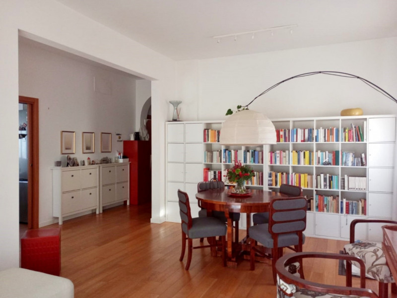 TRICAMERE PIU' STUDIO, CON GARAGE E AREA SCOPERTA ESCLUSIVA,  IN CONTESTO BIFAMILIARE A VICENZA -...