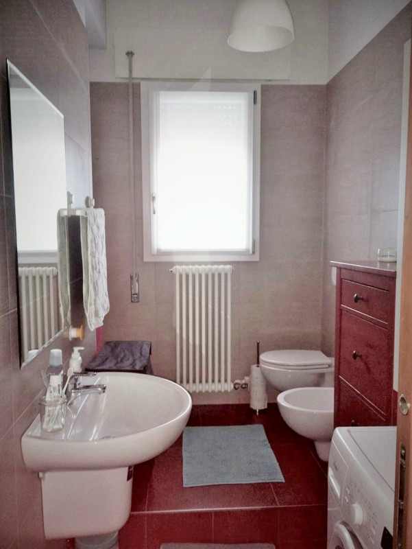 TRICAMERE PIU' STUDIO CON GARAGE E AREA SCOPERTA ESCLUSIVA IN CONTESTO BIFAMILIARE A VICENZA - ZO...