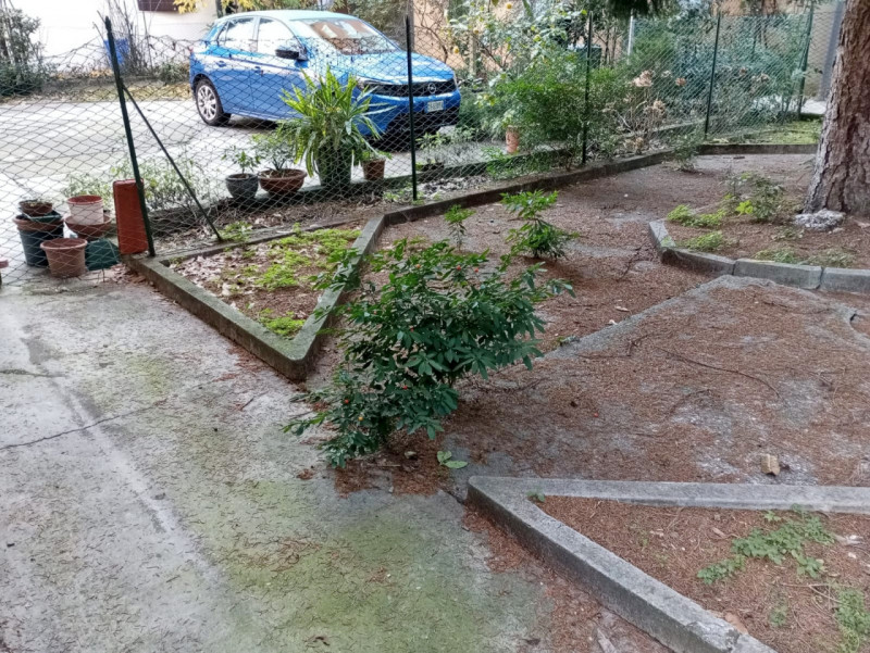 TRICAMERE PIU' STUDIO CON GARAGE E AREA SCOPERTA ESCLUSIVA IN CONTESTO BIFAMILIARE A VICENZA - ZO...