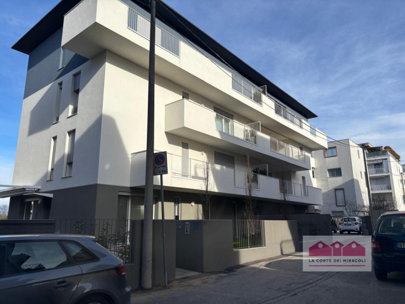 SAN GAETANO: NUOVO EDIFICIO, PIANO PRIMO: SOGGIORNO CON CUCINA A VISTA, TERRAZZA ABITABILE, TRE C...