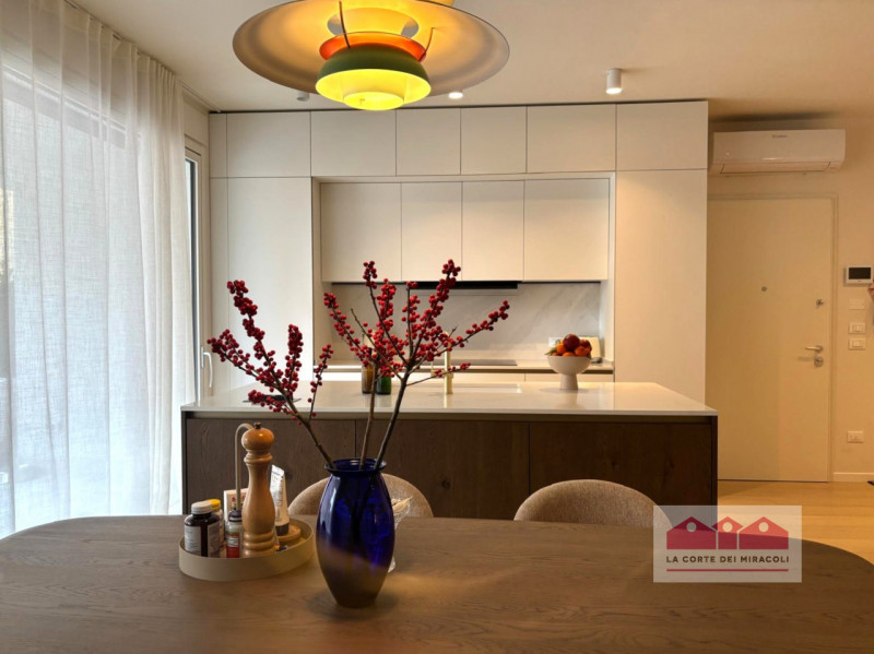 SAN GAETANO: NUOVO EDIFICIO, PIANO PRIMO: SOGGIORNO CON CUCINA A VISTA, TERRAZZA ABITABILE, TRE C...