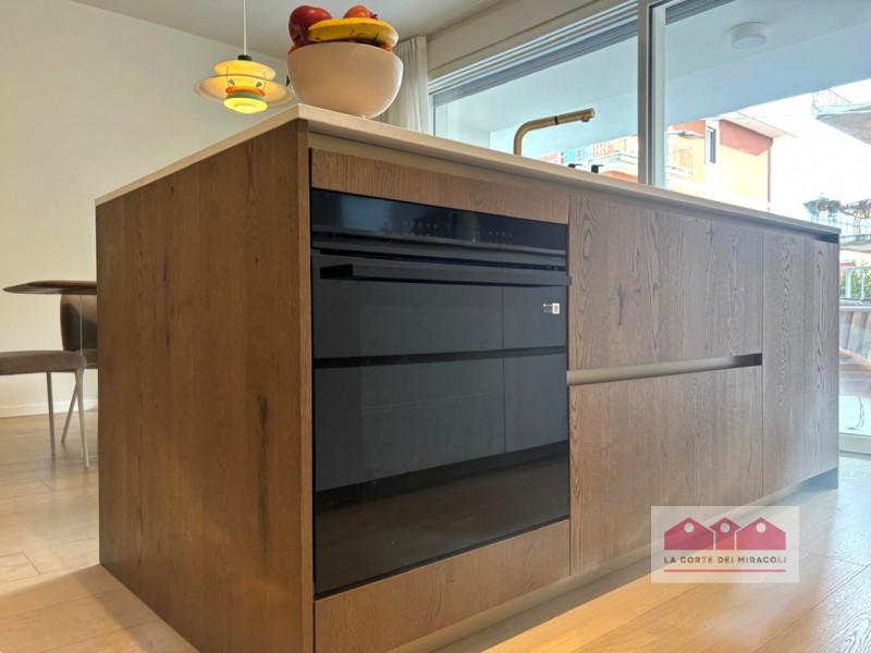 SAN GAETANO: NUOVO EDIFICIO, PIANO PRIMO: SOGGIORNO CON CUCINA A VISTA, TERRAZZA ABITABILE, TRE C...