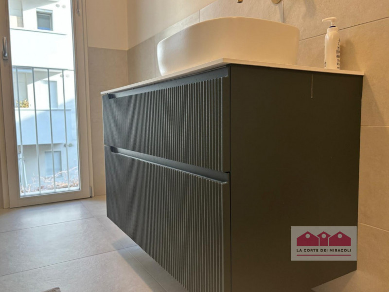 SAN GAETANO: NUOVO EDIFICIO, PIANO PRIMO: SOGGIORNO CON CUCINA A VISTA, TERRAZZA ABITABILE, TRE C...