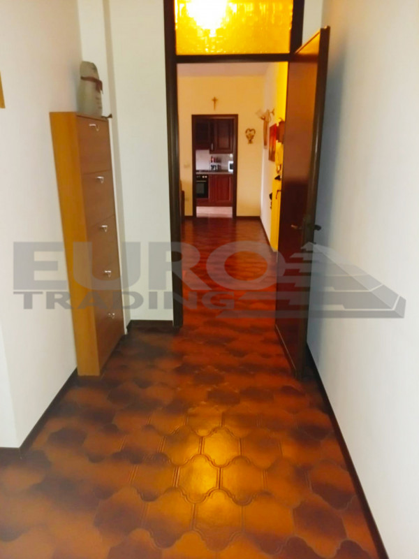 ZERO BRANCO: In zona residenziale tranquilla, proponiamo in vendita un luminoso appartamento tril...