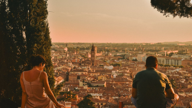 Nel suggestivo scenario del centro storico di Verona, a pochi passi dall’Arena e dalle principali...
