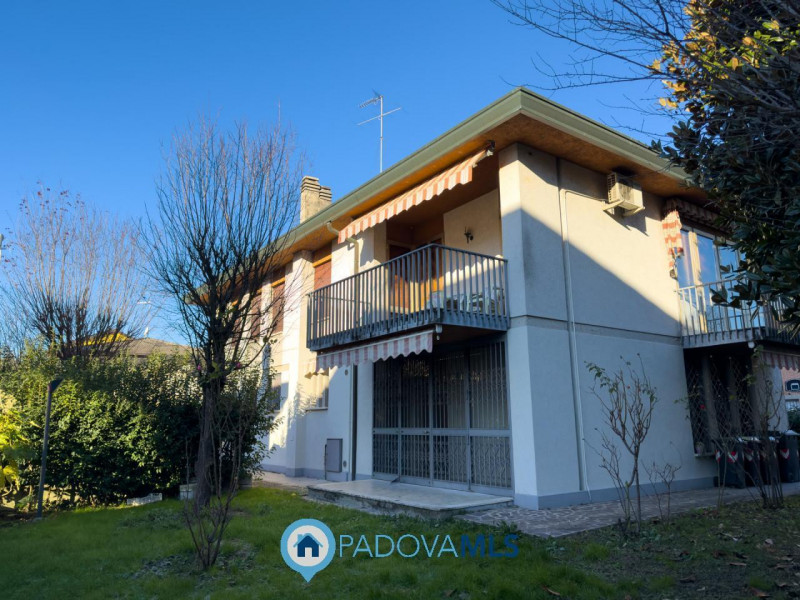 CASA SINGOLA IN VENDITA A PONTE DI BRENTA

Immobile in esclusiva al Gruppo Padova MLS
PADOVA – Zo...