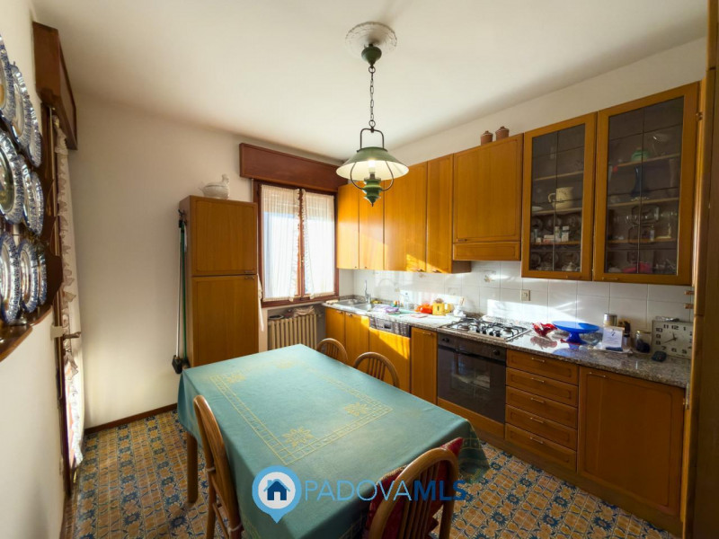 CASA SINGOLA IN VENDITA A PONTE DI BRENTA

Immobile in esclusiva al Gruppo Padova MLS
PADOVA – Zo...