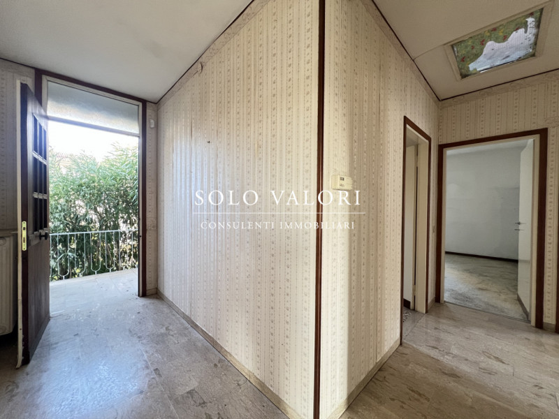 Rif. C346 (per info 338 9387816 Matteo)

Casa singola da ristrutturare situata in posizione centr...