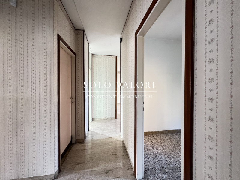 Rif. C346 (per info 338 9387816 Matteo)

Casa singola da ristrutturare situata in posizione centr...