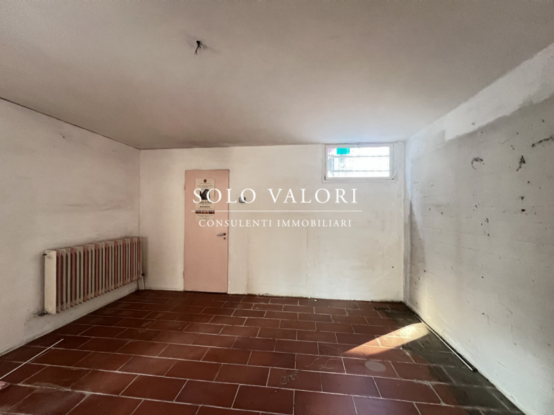 Rif. C346 (per info 338 9387816 Matteo)

Casa singola da ristrutturare situata in posizione centr...