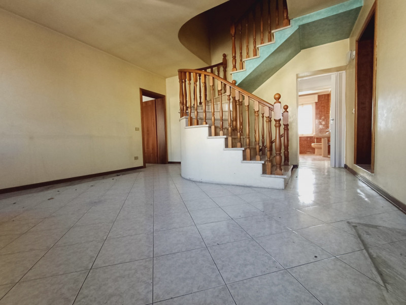 Nel pieno centro di Dueville, a pochi passi da tutti i principali servizi e con la piazza del pae...