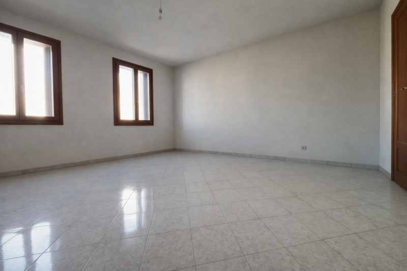 Nel pieno centro di Dueville, a pochi passi da tutti i principali servizi e con la piazza del pae...