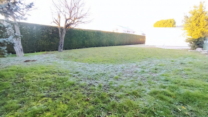 Nel tranquillo e servito quartiere Paltana, proponiamo una porzione di bifamiliare di oltre 280 m...