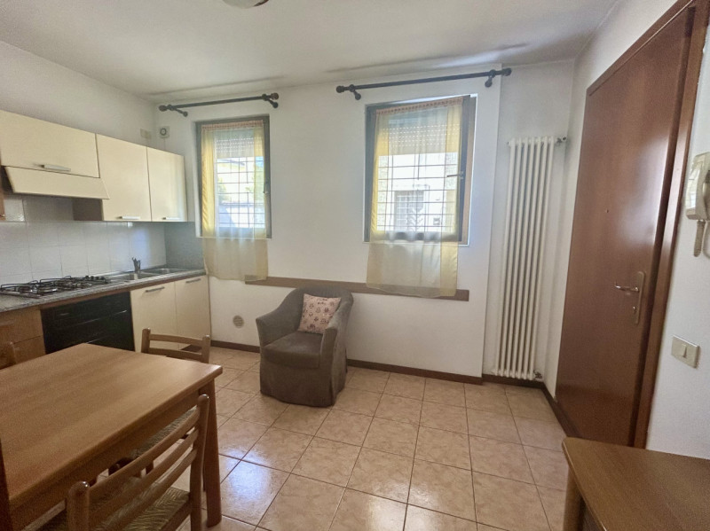 ADATTO A UNA PERSONA.
Proponiamo in affitto, in piacevole contesto e comoda zona vicina al centro...