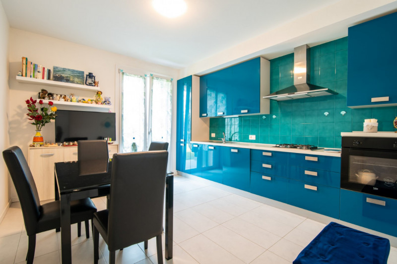 ABANO TERME   Proponiamo in vendita villetta in trifamiliare di circa 160 mq commerciali inserita...