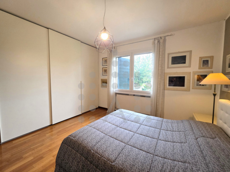 Due famiglie, un solo sogno: bifamiliare con 6.000 mq di giardino privato a Teolo

Due unità abit...