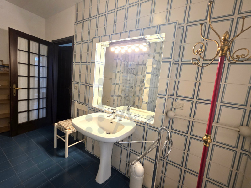 Due famiglie, un solo sogno: bifamiliare con 6.000 mq di giardino privato a Teolo

Due unità abit...