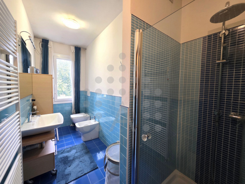 Due famiglie, un solo sogno: bifamiliare con 6.000 mq di giardino privato a Teolo

Due unità abit...