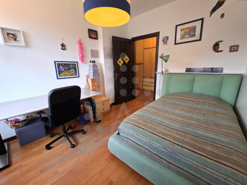 Due famiglie, un solo sogno: bifamiliare con 6.000 mq di giardino privato a Teolo

Due unità abit...