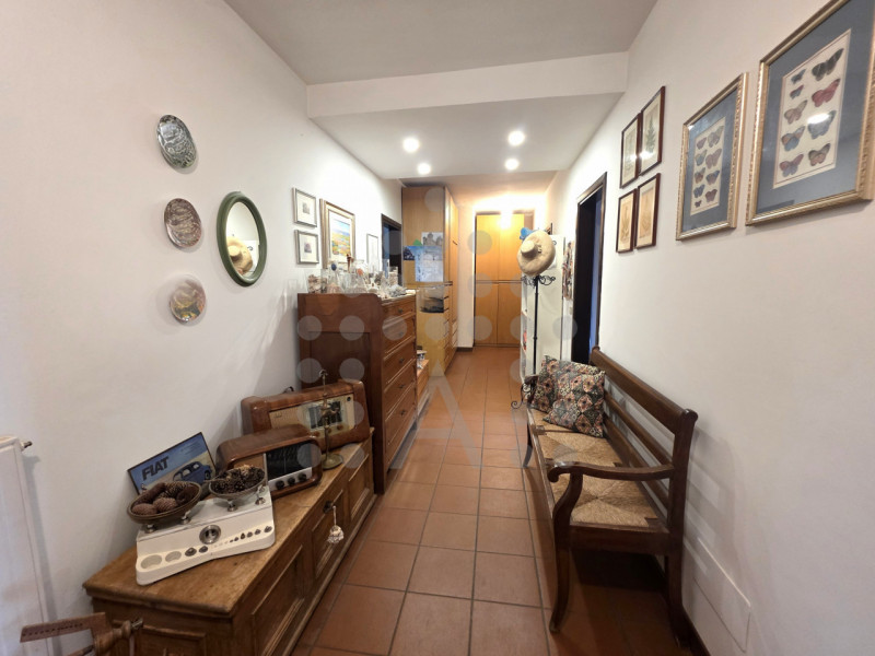 Due famiglie, un solo sogno: bifamiliare con 6.000 mq di giardino privato a Teolo

Due unità abit...