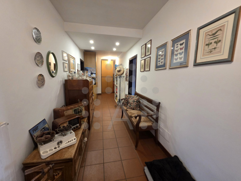 Due famiglie, un solo sogno: bifamiliare con 6.000 mq di giardino privato a Teolo

Due unità abit...