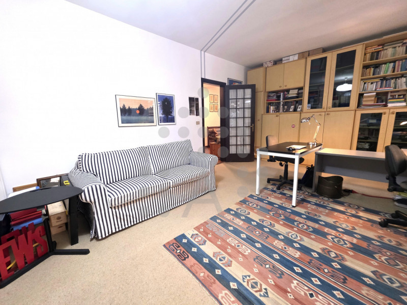 Due famiglie, un solo sogno: bifamiliare con 6.000 mq di giardino privato a Teolo

Due unità abit...