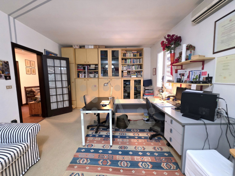 Due famiglie, un solo sogno: bifamiliare con 6.000 mq di giardino privato a Teolo

Due unità abit...