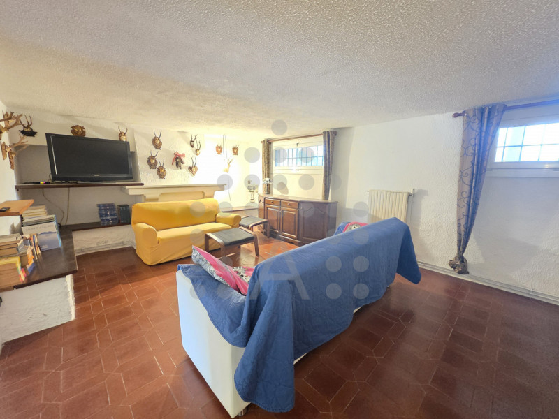 Due famiglie, un solo sogno: bifamiliare con 6.000 mq di giardino privato a Teolo

Due unità abit...