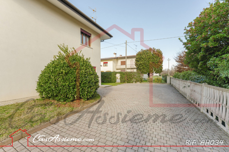 Rif. AH034
NOSTRA ESCLUSIVA
Nel comune di Giavera del Montello, fraz. Cusignana, proponiamo in ve...