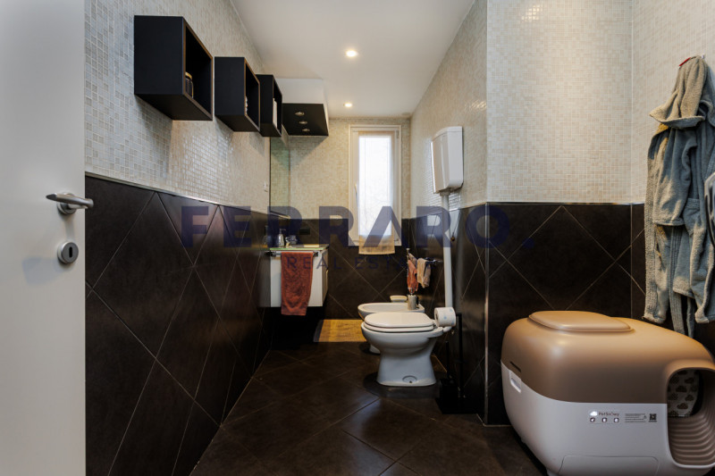 Preganziol. Codice LV6. Proponiamo in vendita appartamento quadrilocale al primo piano con terraz...