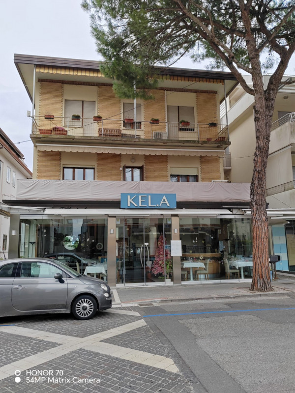 In una delle zone più ricercate di Jesolo, all'interno della rinomata Via Bafile/Via Dante Alighi...