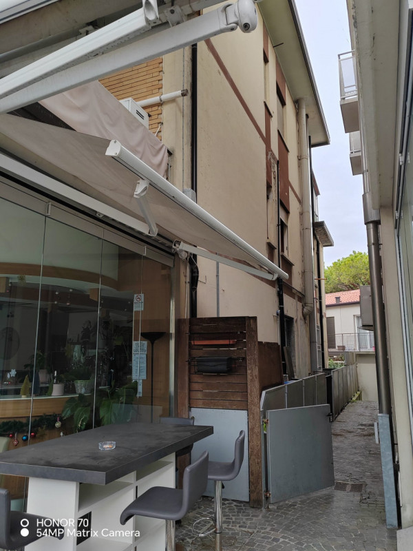 In una delle zone più ricercate di Jesolo, all'interno della rinomata Via Bafile/Via Dante Alighi...