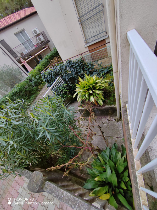 In una delle zone più ricercate di Jesolo, all'interno della rinomata Via Bafile/Via Dante Alighi...